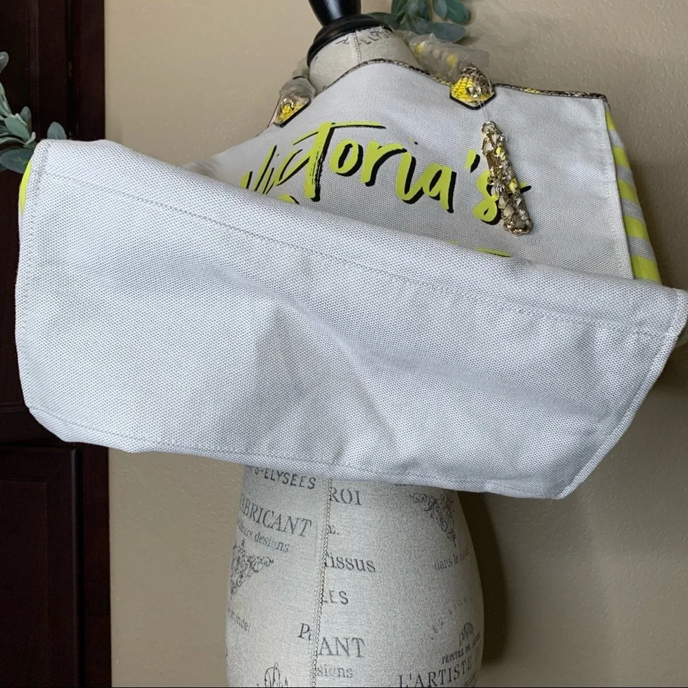 Victoria Secrets Tote Weekender Bag - Picture 5 of 9